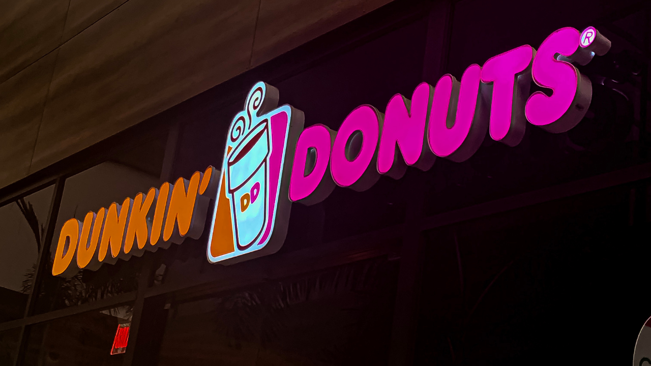 dunkin iced coffee caffeine count