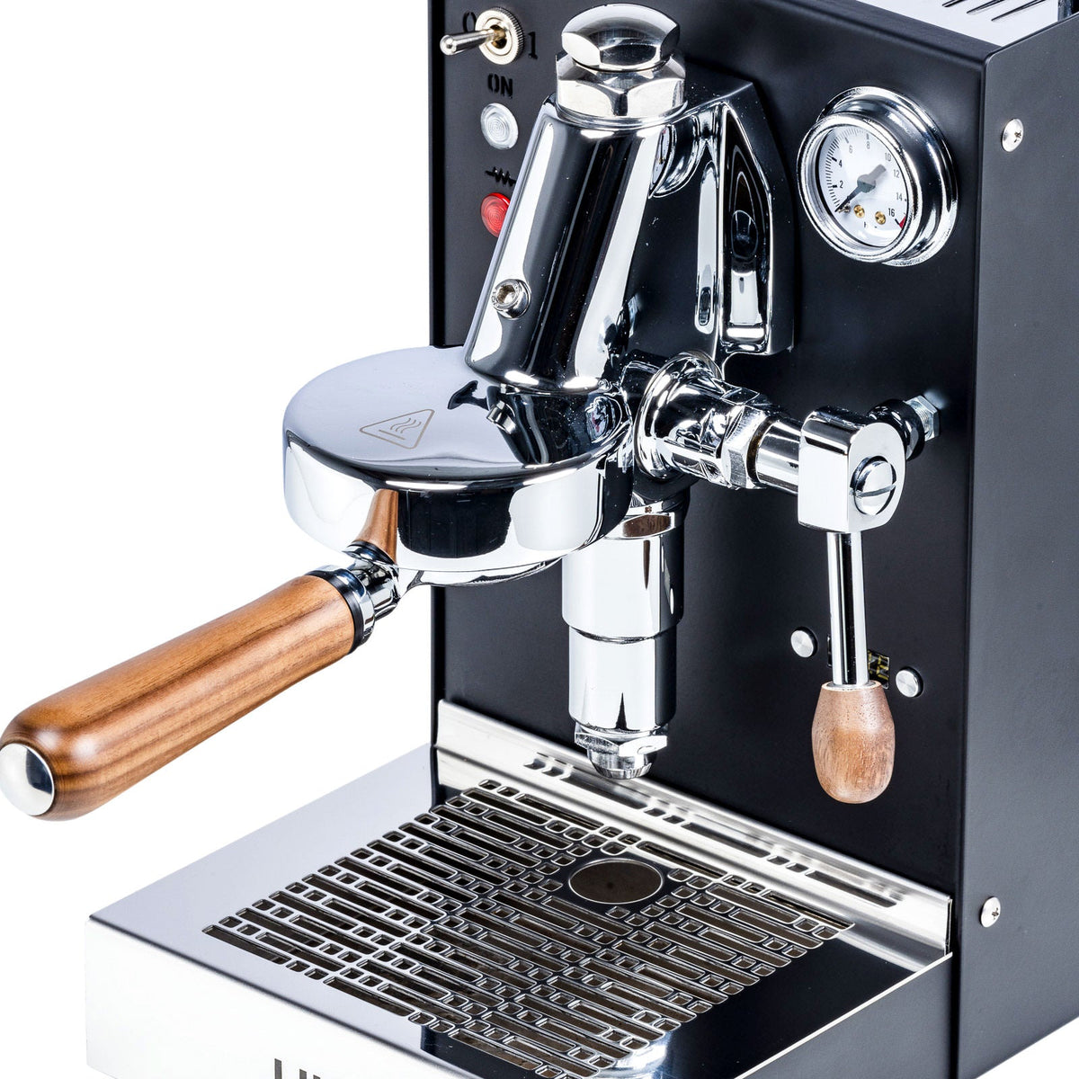 LUCCA Solo Espresso Machine l Cliff & Pebble